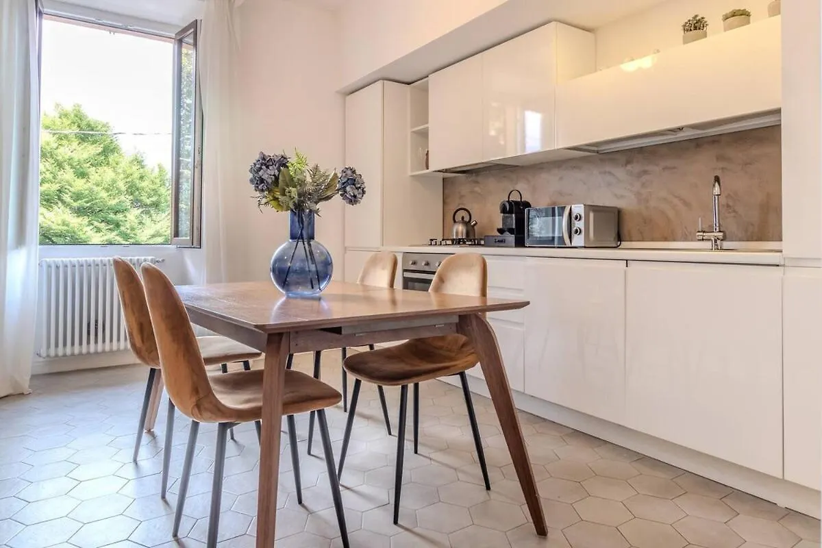 Blue Como Luxury Apt #1